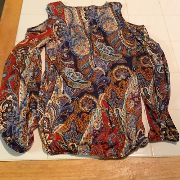 Blouse - Picture 2 of 6